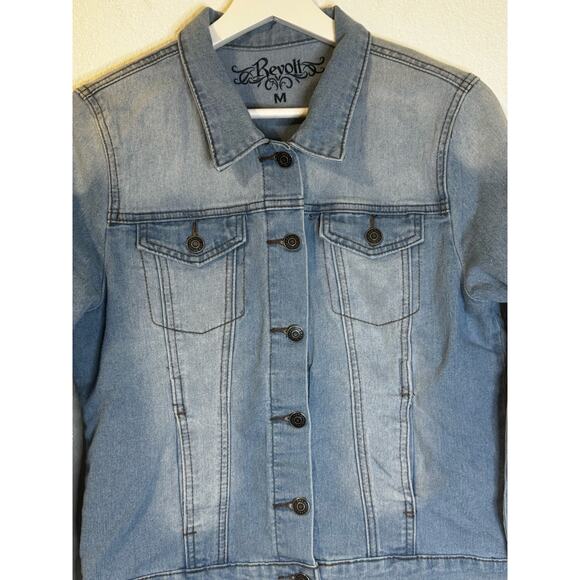 Revolt Women's Jean Jacket Size M Light Wash - Picture 3 of 7